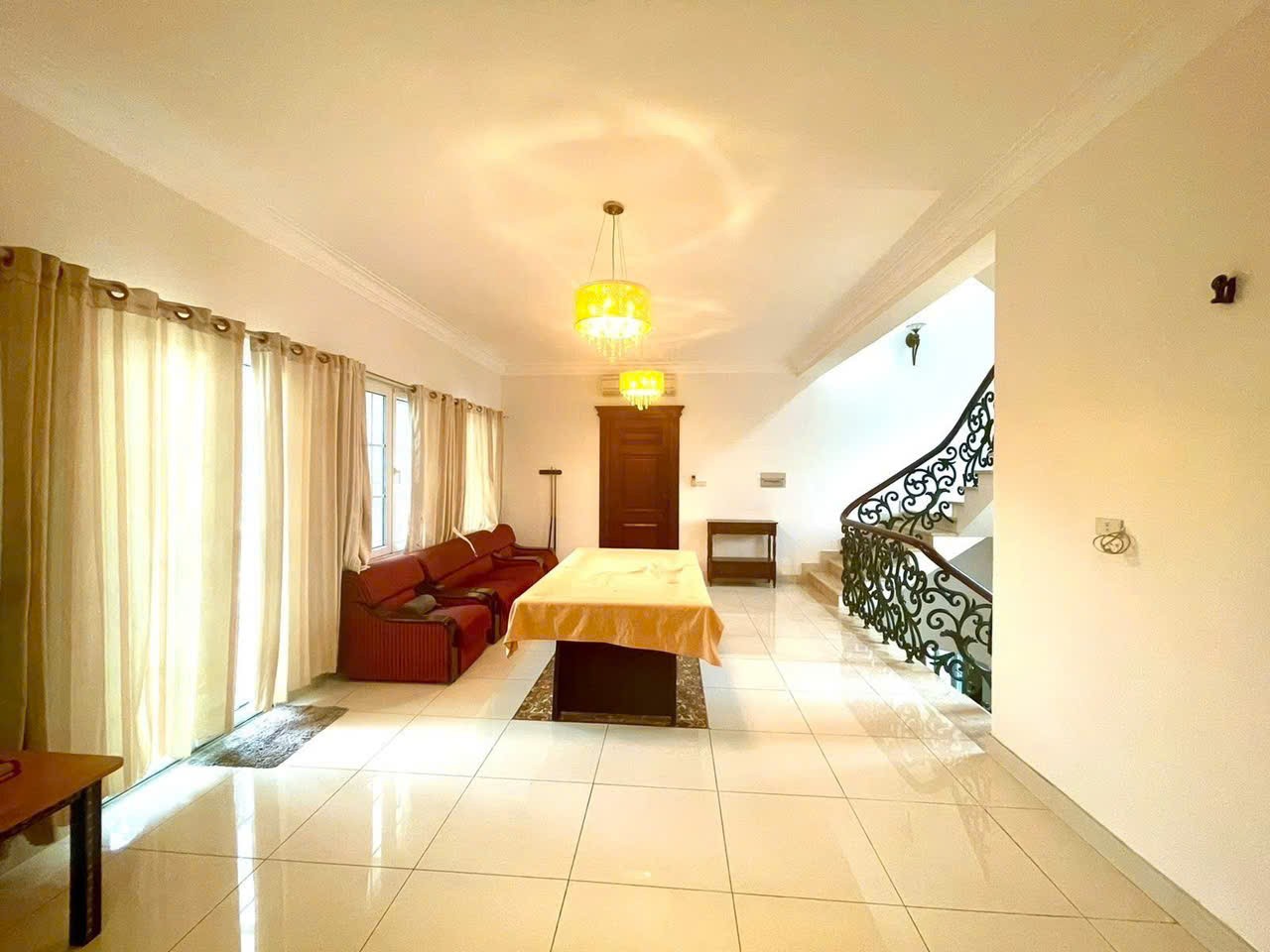 Cho thuê Biệt thự Quận 2, Hồ Chí Minh, Diện tích 332m², Giá Thương lượng 5