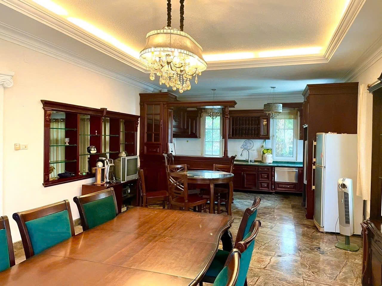 Cho thuê Biệt thự Quận 2, Hồ Chí Minh, Diện tích 332m², Giá Thương lượng 7