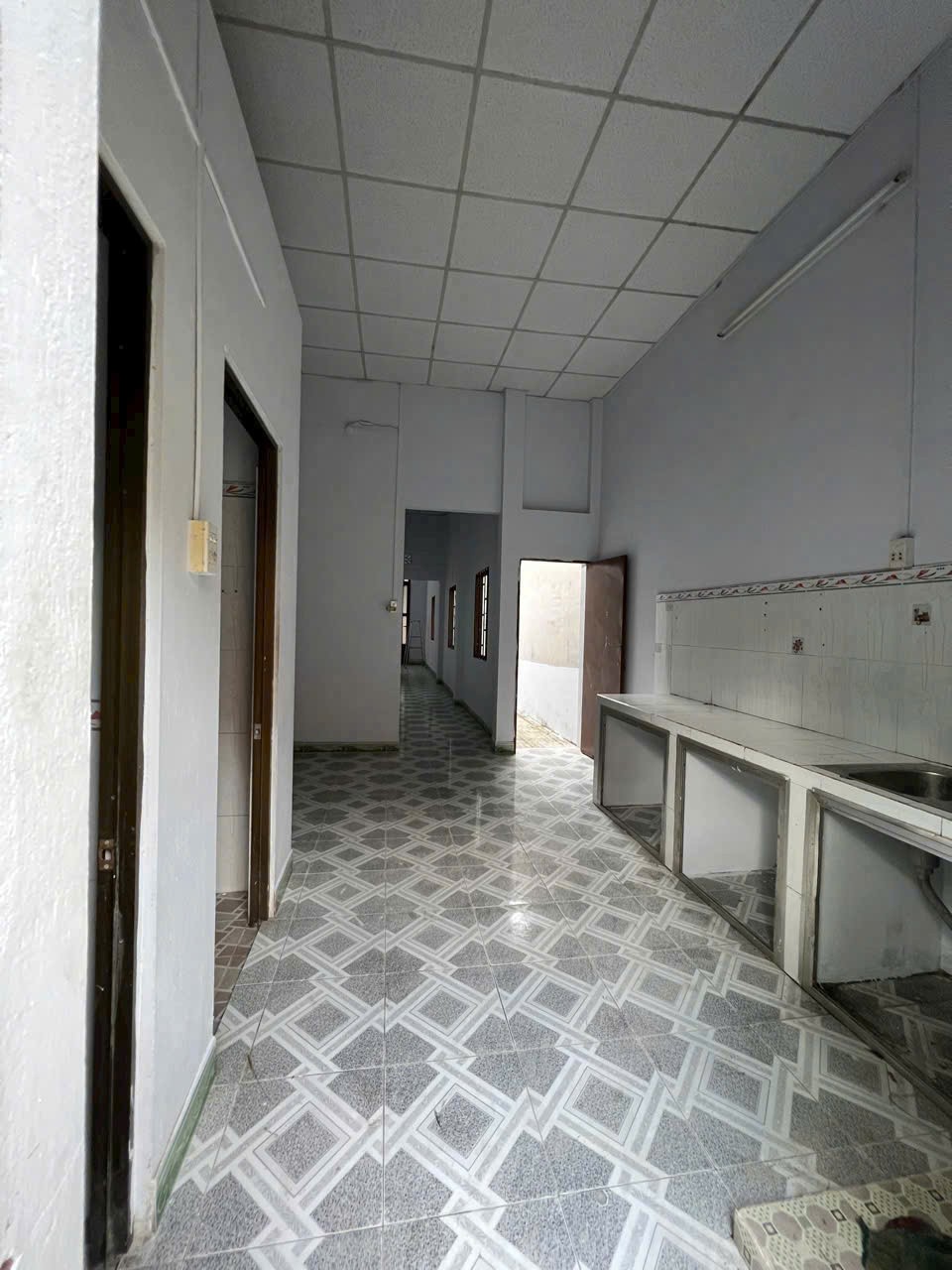 Bán nhà cấp 4 hẻm Lê Thị Bay , Tân Thạnh Đông dt 140m2 ,2pn,2wc giá 2,55 tỷ 3