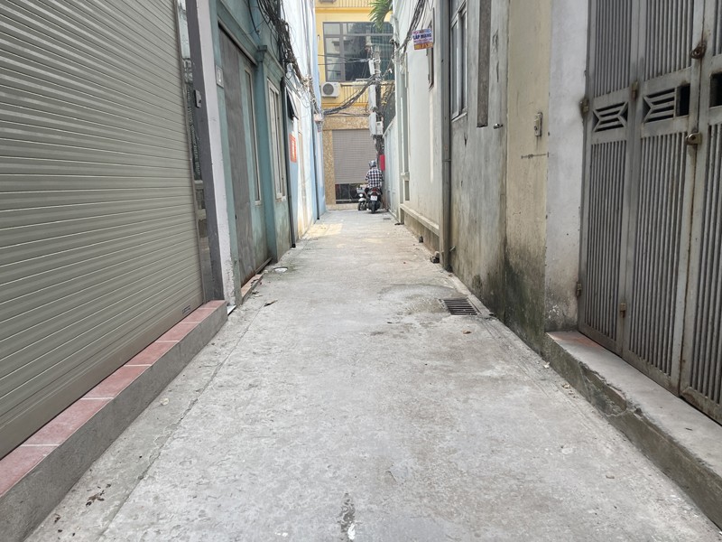 Bán gấp 50,8m2 đất ngõ 29 Phố Trạm. Cách 50m ra vườn hoa và mặt Phố, 150m ra cầu Vĩnh Tuy 2