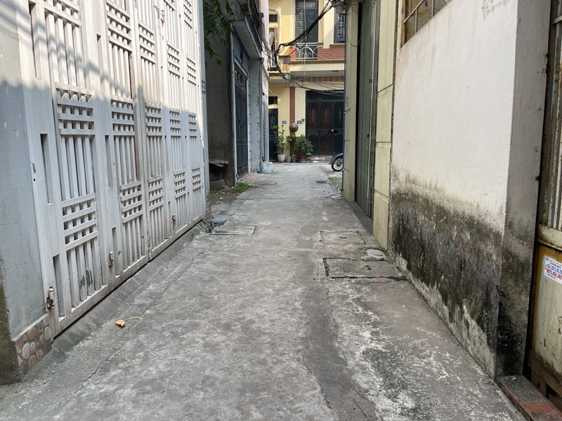 Bán gấp 50,8m2 đất ngõ 29 Phố Trạm. Cách 50m ra vườn hoa và mặt Phố, 150m ra cầu Vĩnh Tuy 5