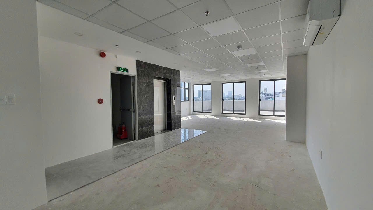 Cho thuê Văn phòng Tân Bình, Hồ Chí Minh, Diện tích 1100m², Giá 300 Triệu/tháng 8