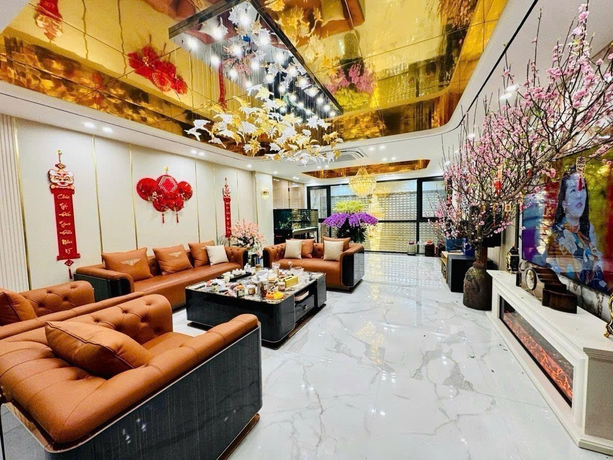HOA HẬU PHỐ TRẠM - MỚI KÍNH KOONG - 8 TẦNG - THANG MÁY - GARA 2 Ô TÔ , NỘI THẤT CAO CẤP 5