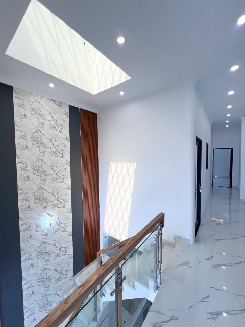 Bán 6 căn nhà xây đồng bộ mt đường Lê Thị Ty, Long Thượng dt 144m2 1 lầu,3pn,2wc giá 3,45 tỷ/căn 18