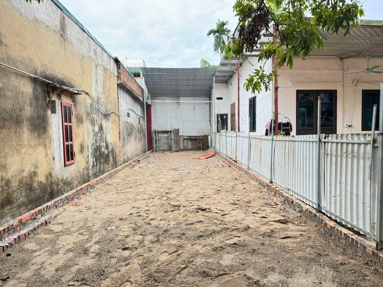 Bán đất Chi Đông, Mê Linh - 81m2 - Ngõ rộng, ô tô đỗ cửa - Gần KCN Quang Minh 3