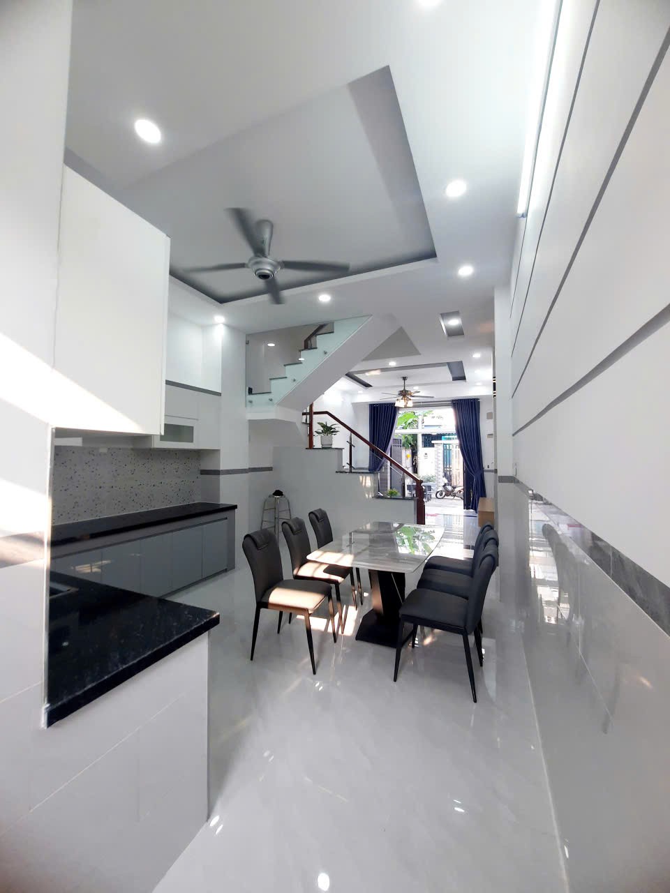 Bán nhà mới xây  đường số 6 linh xuân thủ đức .LH 0909428959.