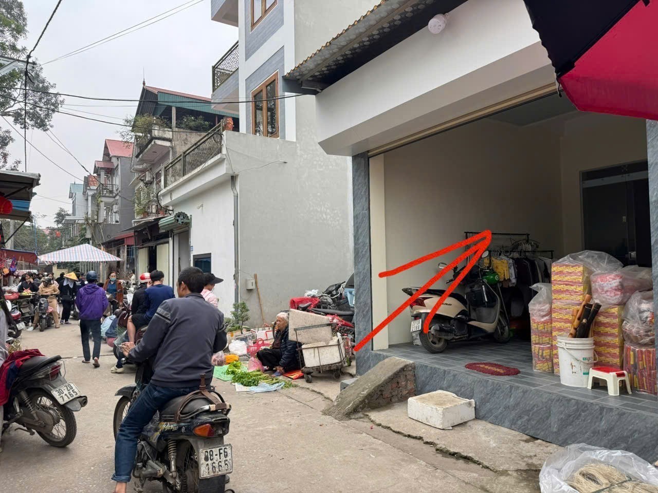 Cơ hội có 1 không hai, nhỉnh 6 tỷ sở hữu ngay nhà 2 mặt thoáng, giữa chợ Chi Đông, Mê Linh 3