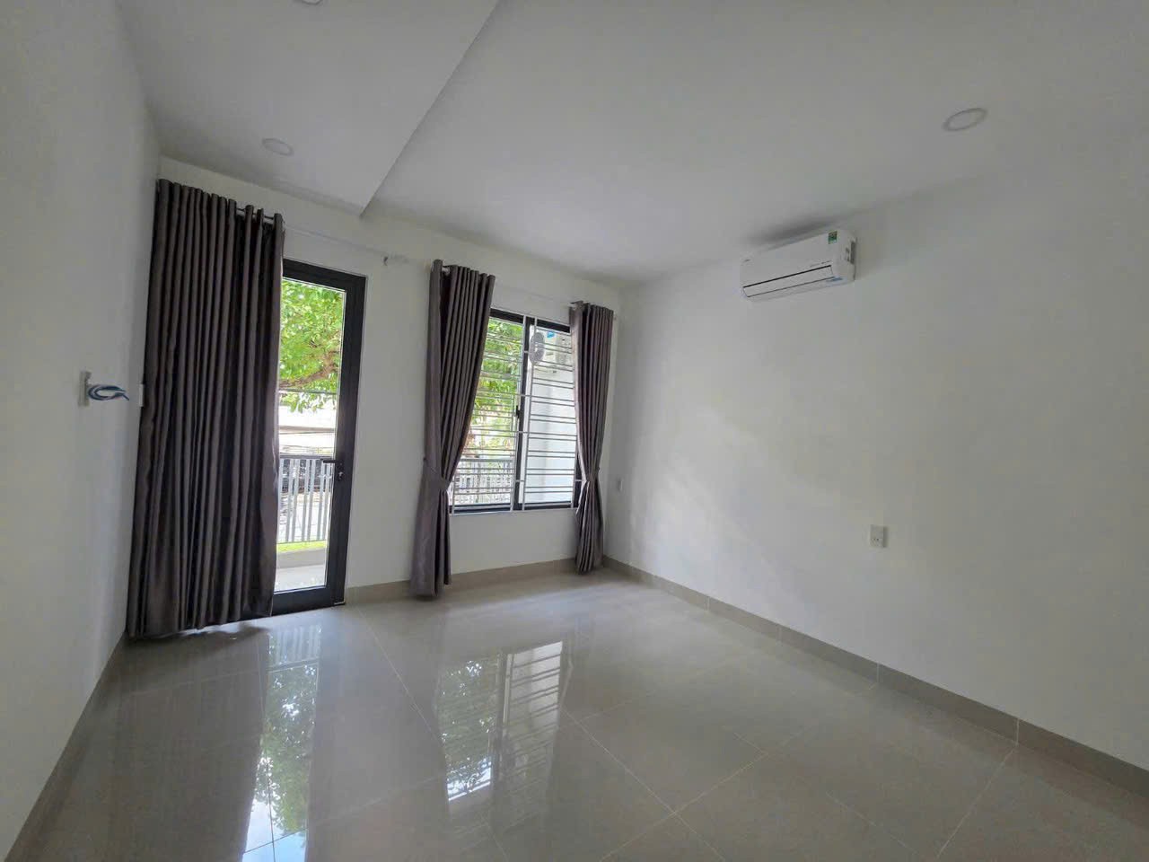 BÁN NHÀ MỚI ĐẸP 3 TẦNG MẶT TIỀN KINH DOANH ĐƯỜNG 2/4, VĨNH PHƯỚC, NHA TRANG. ZÁ 9TỶ790. 5