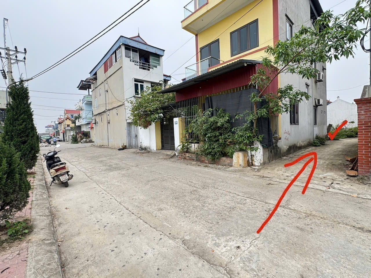 Bán gấp 45m đất thôn Bạch Đa, Kim Hoa, đường rộng, oto đỗ. Cách 1 nhà ra trục chính 2
