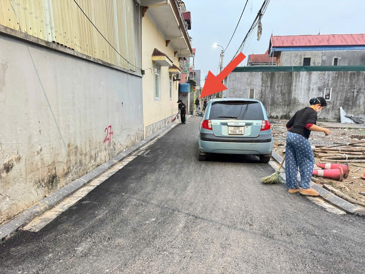 Bán 98m đất thôn Gia Tân - tổ 11, Quang Minh. Đường trải nhựa - trục chính làng 2