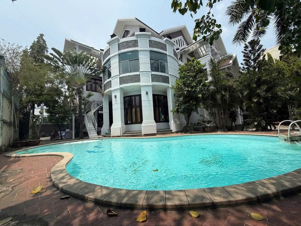 Cho thuê Biệt thự Phường Phước Long A, Quận 9, Diện tích 1000m², Giá 100 Triệu/tháng