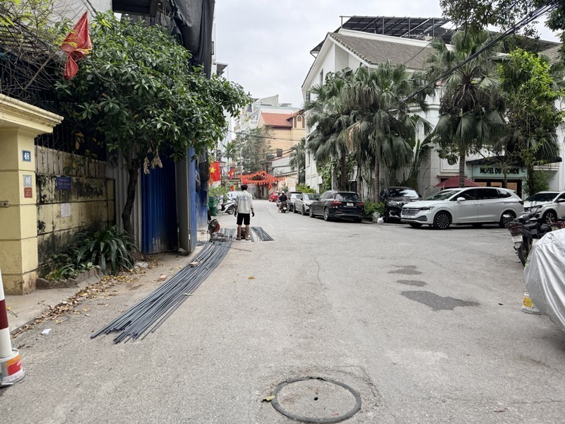 Bán nhà 4 tầng 85,2m2 thực tế hơn 90m, 3 mặt thoáng tại ngõ 111 Lâm Hạ. Đường 20m