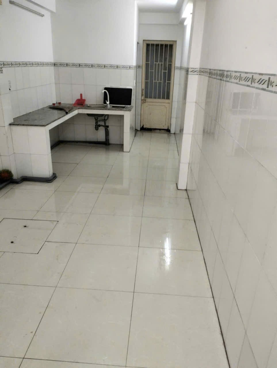 Bán nhà mt kinh doanh Nguyễn Hữu Thọ, thị trấn Bến Lức dt 56,7m2 3 lầu 4pn, 3wc giá 5,45 tỷ 7