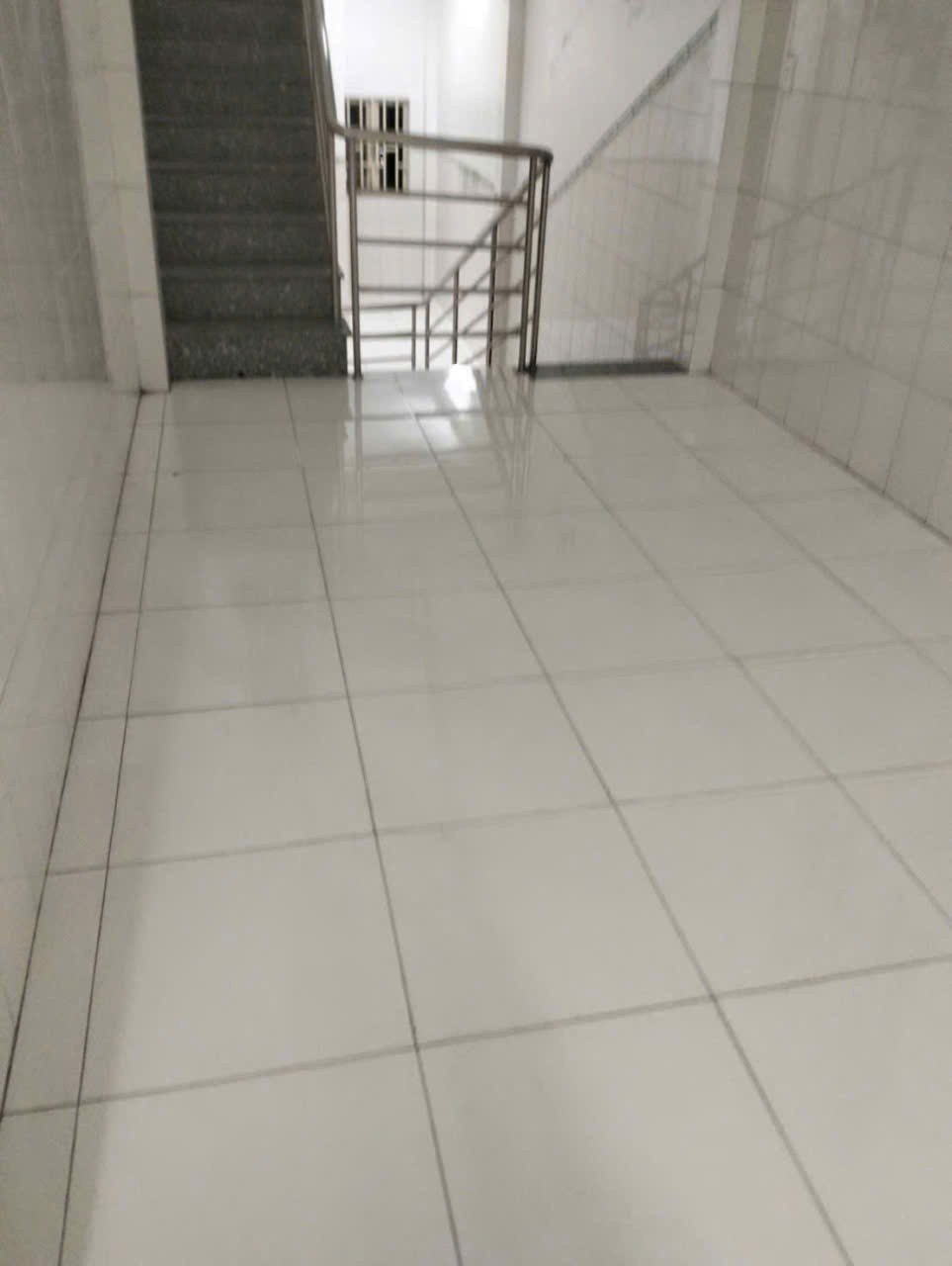Bán nhà mt kinh doanh Nguyễn Hữu Thọ, thị trấn Bến Lức dt 56,7m2 3 lầu 4pn, 3wc giá 5,45 tỷ 9