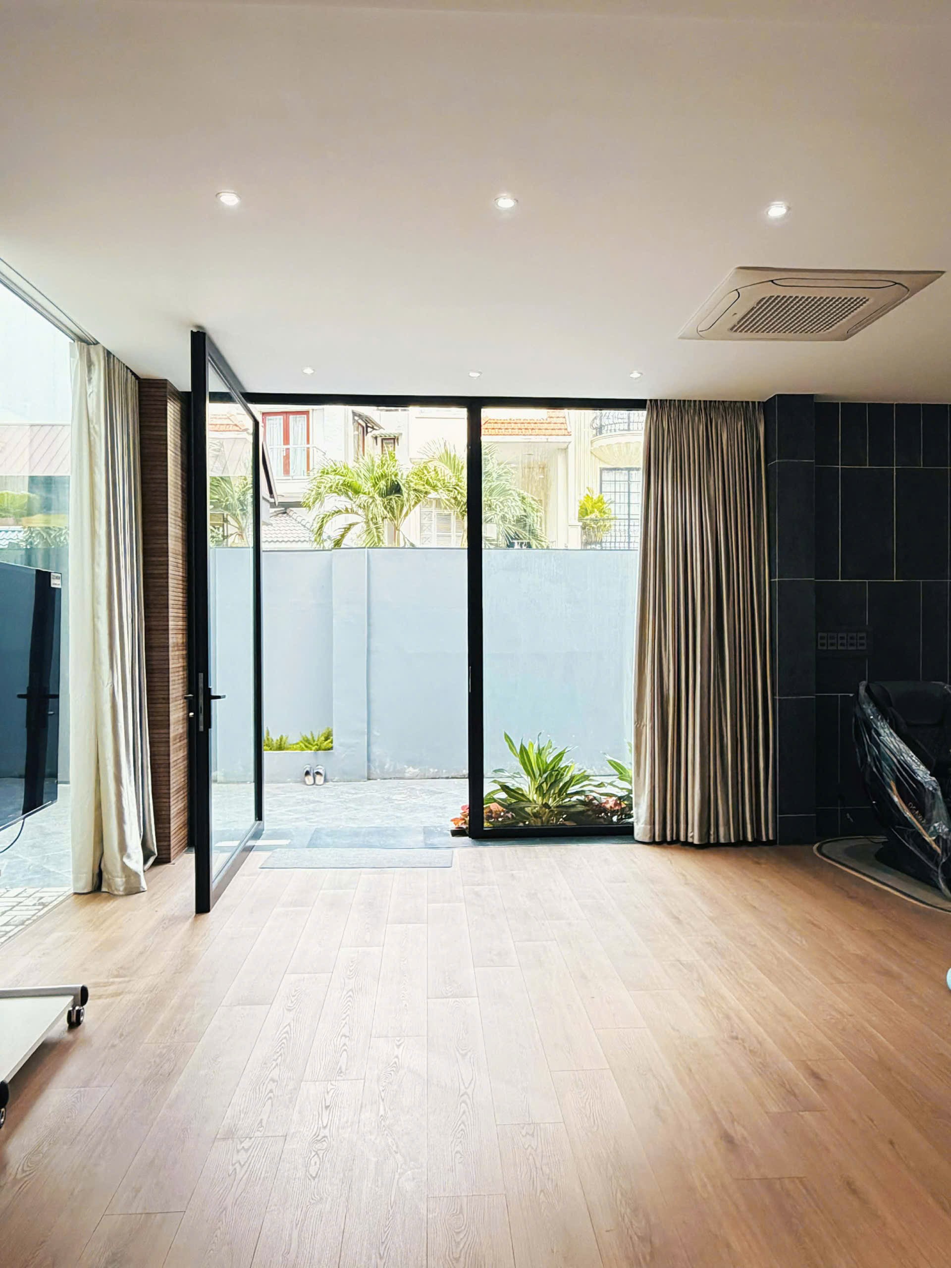 Cho thuê Biệt thự Bình Thạnh, Hồ Chí Minh, Diện tích 340m², Giá 88 Triệu/tháng 3
