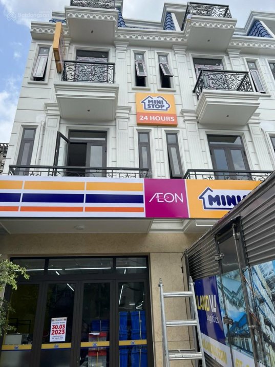 Bán nhà MT trung tâm quận Tân Phú, 1 trệt 3 lầu, đang cho thuê giá 50tr/tháng 4