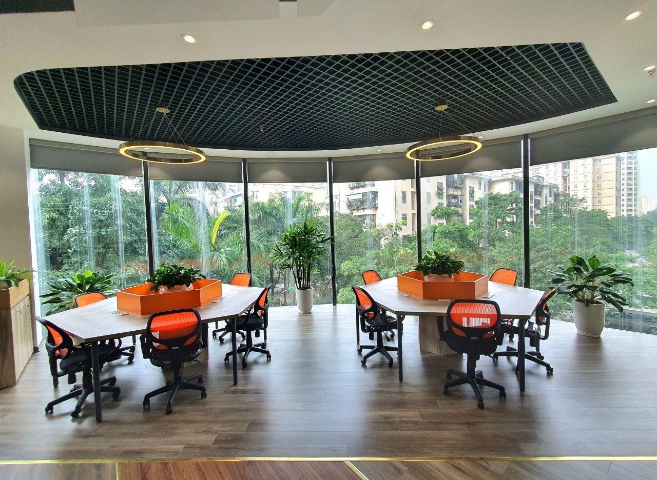 Cho thuê văn phòng đầy đủ nội thất xịn tại tòa Golden Palace, Lê Văn Lương, 186m2, 356m2, giá rẻ nhất 2