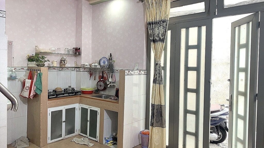 Nhà 3 tầng đầy đủ công năng hẻm xe hơi Gò Vấp chưa đến 50tr/m2, hiếm có khó tìm 2