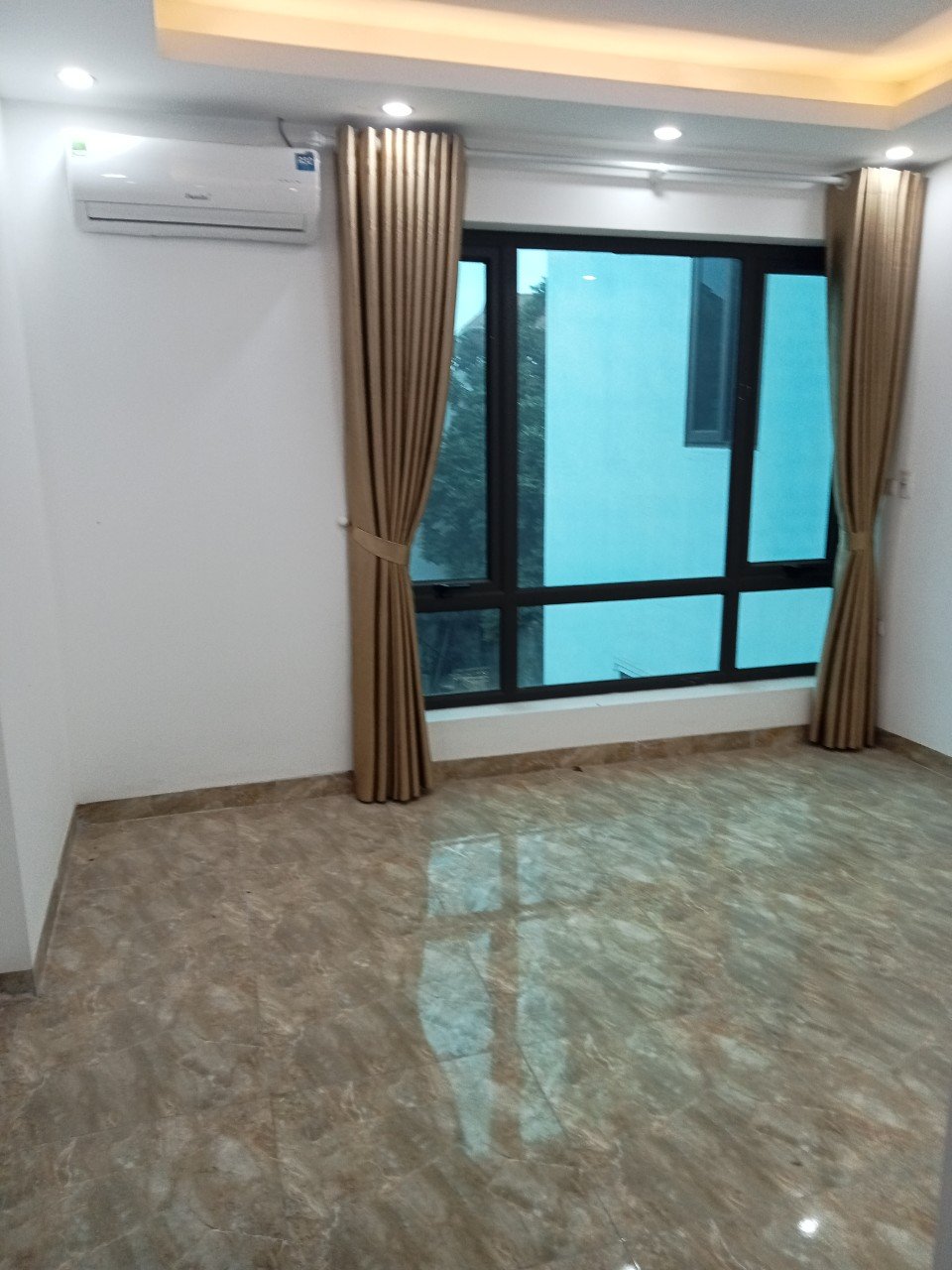 Nhà đẹp 5 tầng x72m2 full nội thất ở Trâu Quỳ giá 4,8 tỷ. LH Bắc 0866833236 4