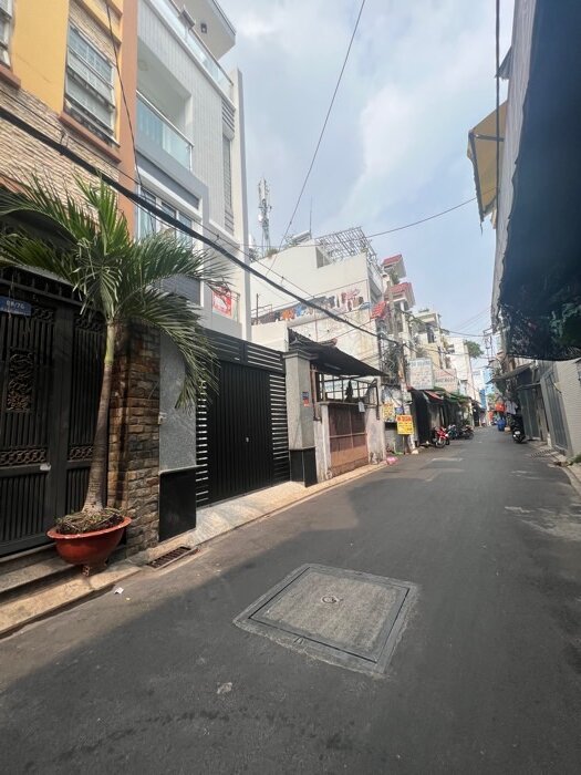 Nhà 82m2 Gò Vấp, hẻm xe hơi thông sát mặt tiền chỉ 4.7 tỷ