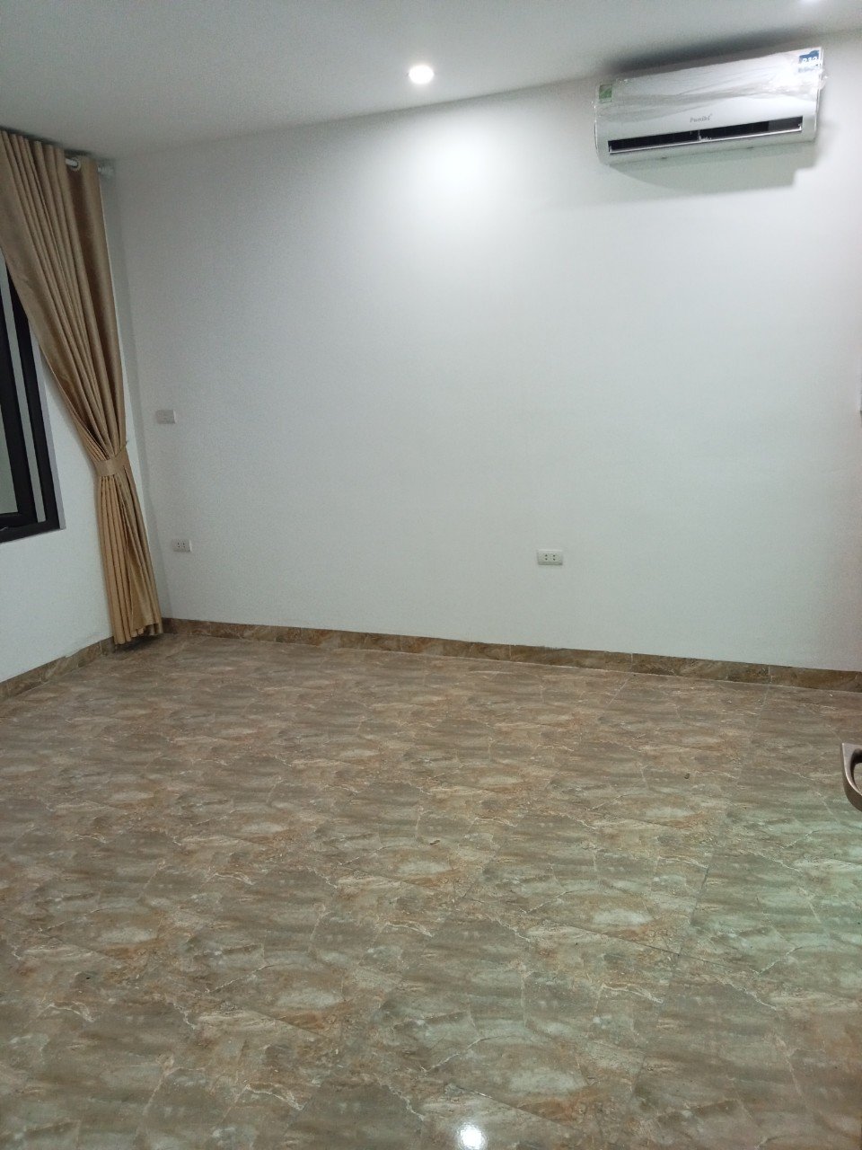 Nhà đẹp 5 tầng x72m2 full nội thất ở Trâu Quỳ giá 4,8 tỷ. LH Bắc 0866833236 9