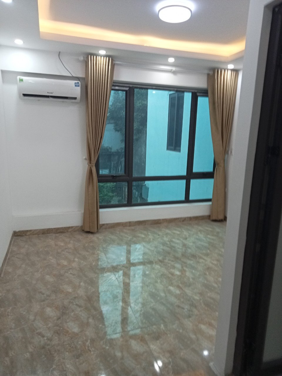 Nhà đẹp 5 tầng x72m2 full nội thất ở Trâu Quỳ giá 4,8 tỷ. LH Bắc 0866833236 7