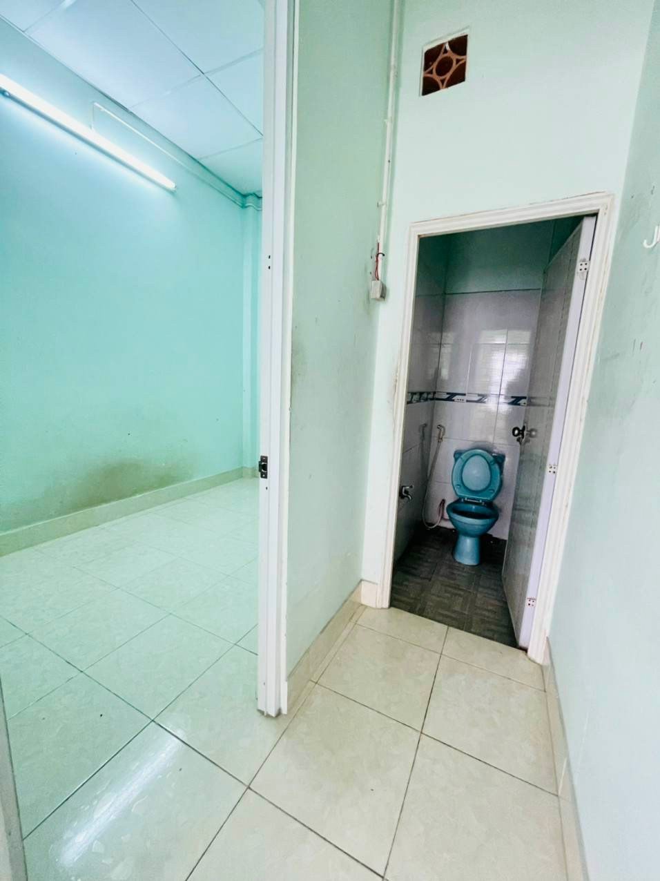 Nhà ngang hơn 3m Gò Vấp, hẻm xe hơi cách mặt tiền 3 bước chân chỉ nhỉnh 3 tỷ. 4