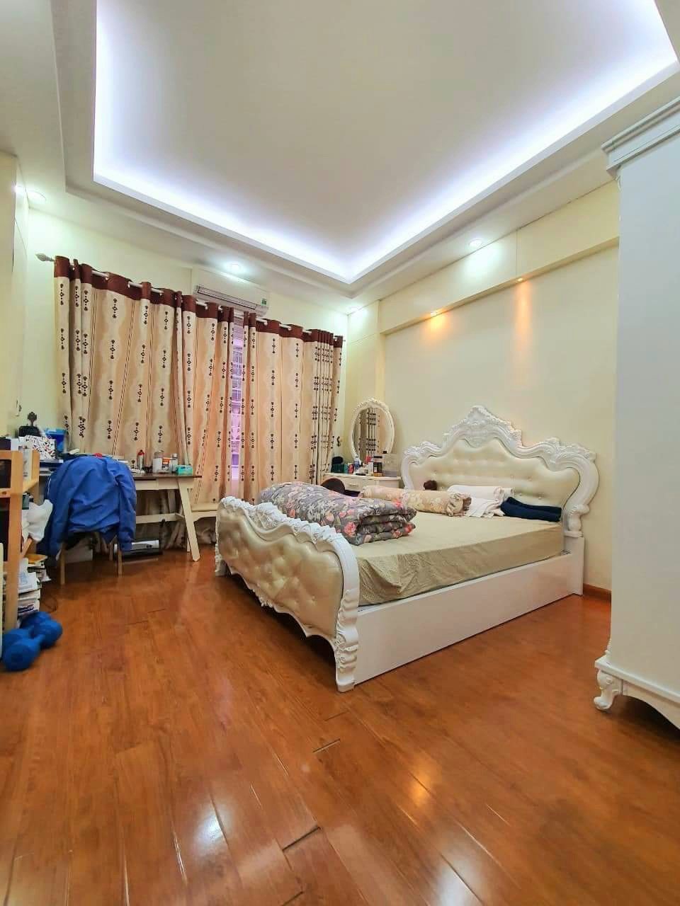 Bán nhà Nguyễn Khánh Toàn, Cầu Giấy; Gần oto; 6 ngủ; An sinh đỉnh cao; 40m2 6