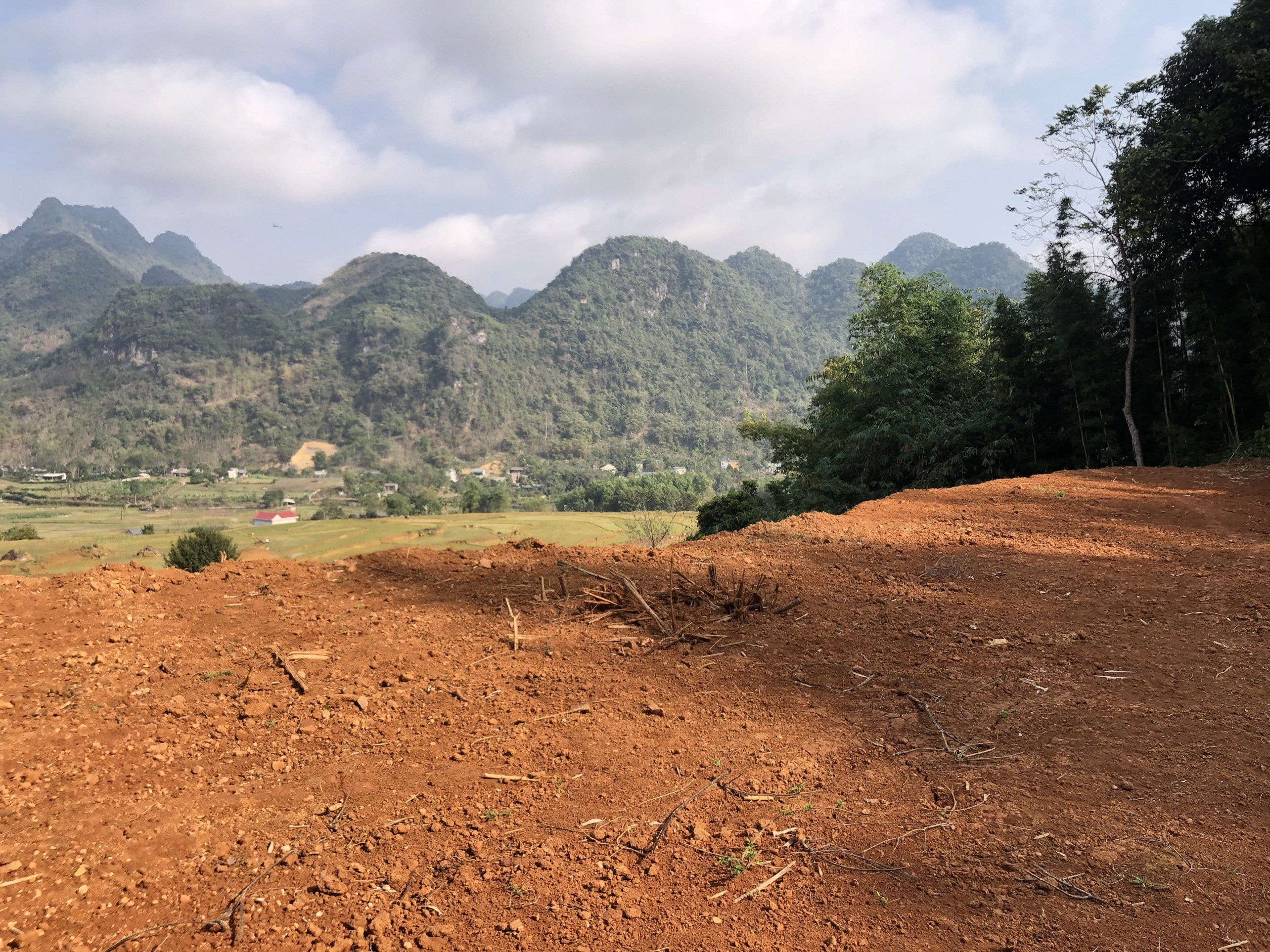 Cần bán Đất Xã Tú Sơn thổ cư nhiều gần 2000m² view đỉnh, Giá 2.2 Tỷ