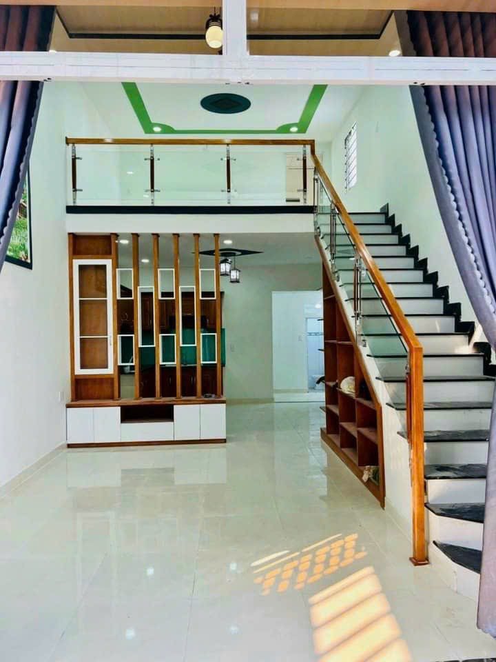 Cần tiền bán gấp nhà 70m2. 640 triệu.đường Song Hành,Hóc Môn. 2