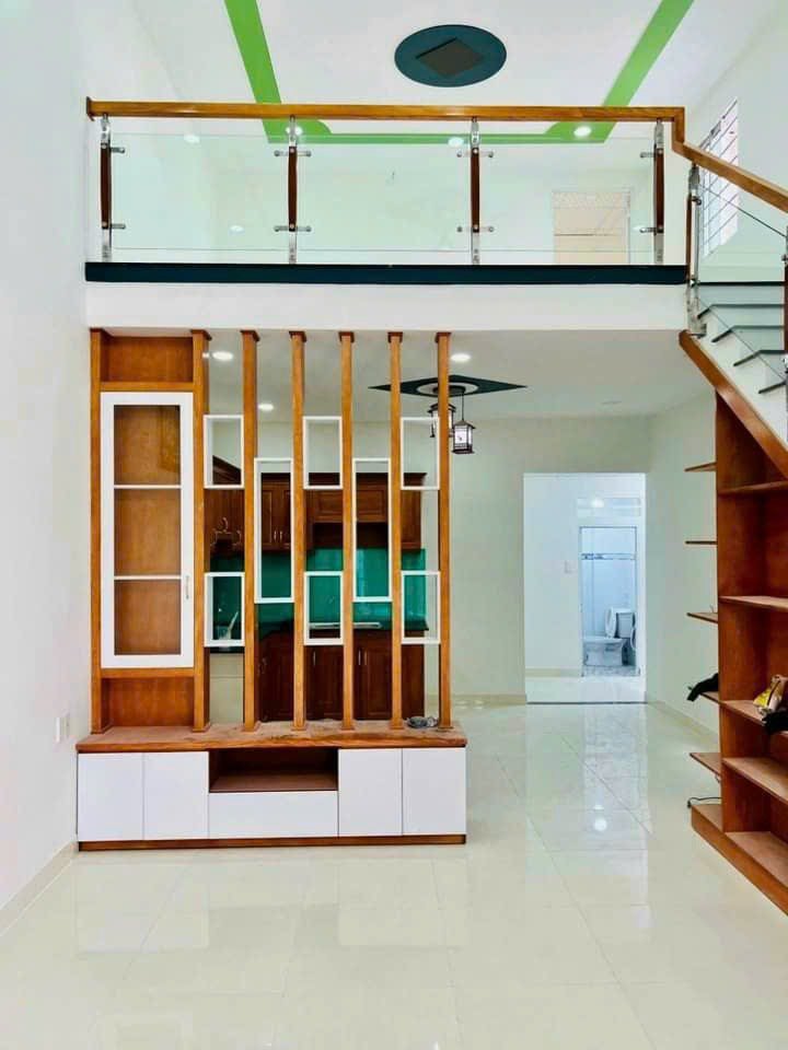 Cần tiền bán gấp nhà 70m2. 640 triệu.đường Song Hành,Hóc Môn. 3