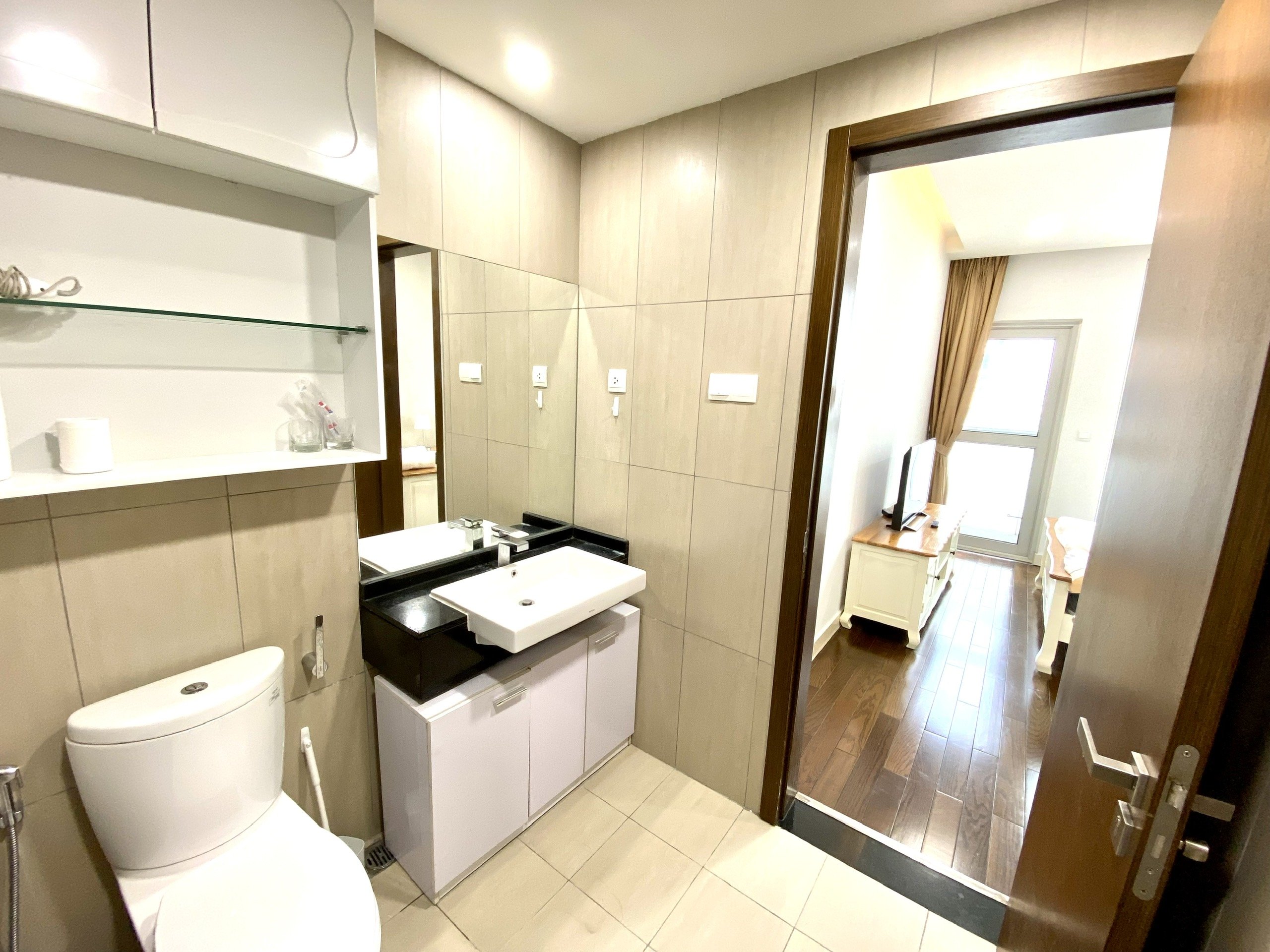 (2PN 2WC tòa C7) Bán căn hộ 82m2 giá 4.4 tỷ, tầng 12 BC ĐN, SĐCC Vinhomes Dcapitale 3