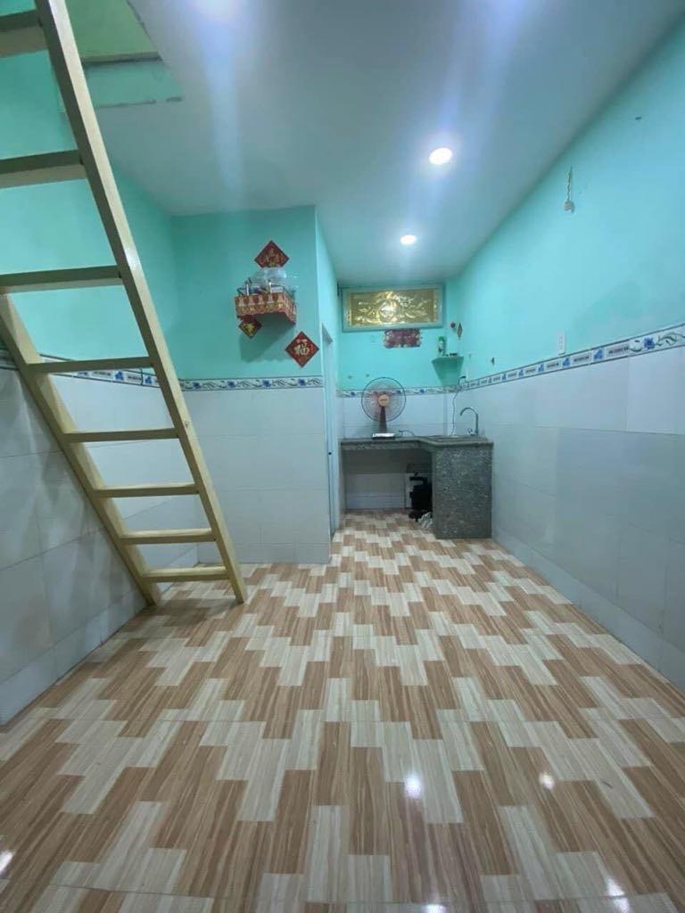 Bán nhà nhỏ 2 tầng, Huỳnh Văn Chính, Tân Phú, 11m2 , cho thuê 5tr/tháng, giá nhỉnh 1 tỷ 3