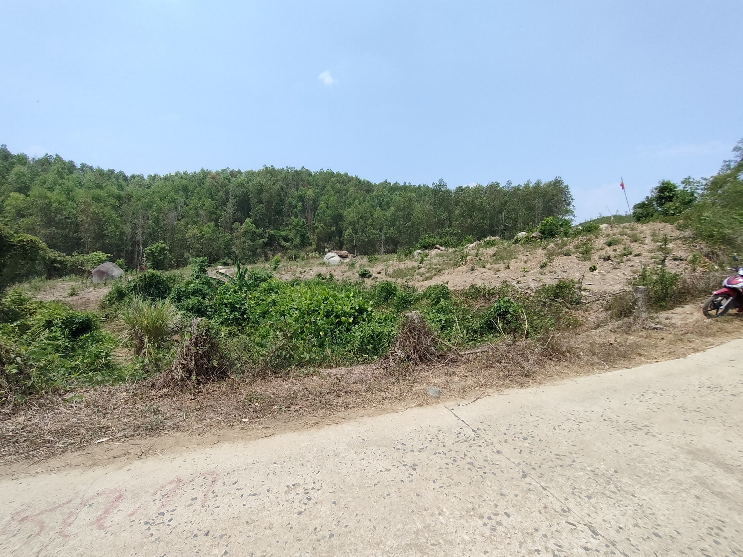 Bán đất Khánh Nam giáp suối đá chảy quanh năm - vị trí sau lưng Ủy ban đi vào 5