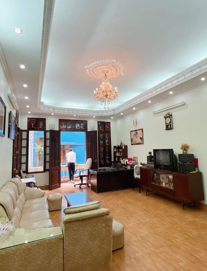 Bán nhà riêng Nguyễn Khang Cầu Giấy 67m*4T mặt ngõ thông, ô tô, kinh doanh 3