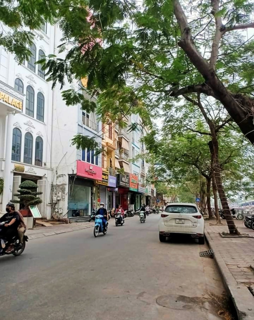 Bán nhà 6T mặt phố Nguyễn Khang vỉa hè, thang máy, kinh doanh, nhà đẹp giá 17.5 tỷ