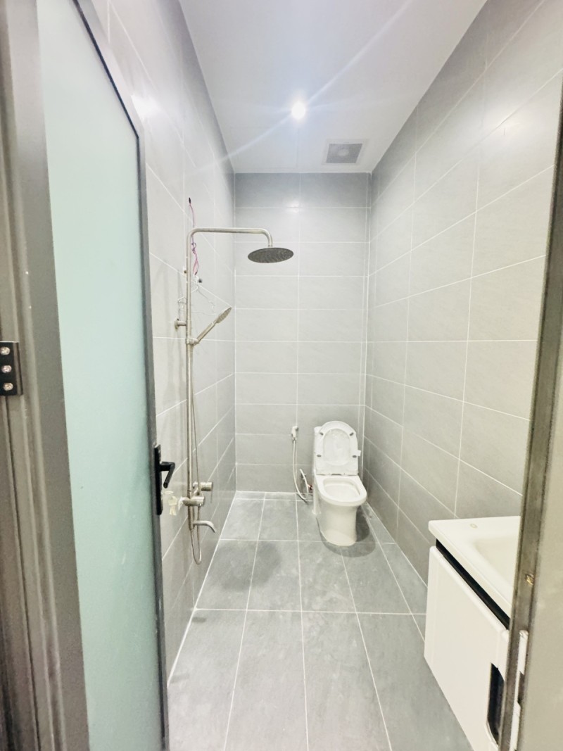 HẺM Ô TÔ TÂN PHÚ ĐỖ CỬA THOẢI MÁI, NGANG 4,2M 3T ST GẦN AEON CHỈ 5 TỶX 2