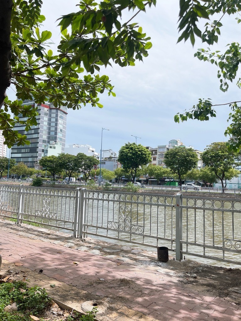 CẦN TIỀN BÁN GẤP NHÀ MT BA ĐÌNH, P8, Q8, VIEW SÔNG, DT: 40M2(4 X 10M) CHỈ 5.2 TỶ 2