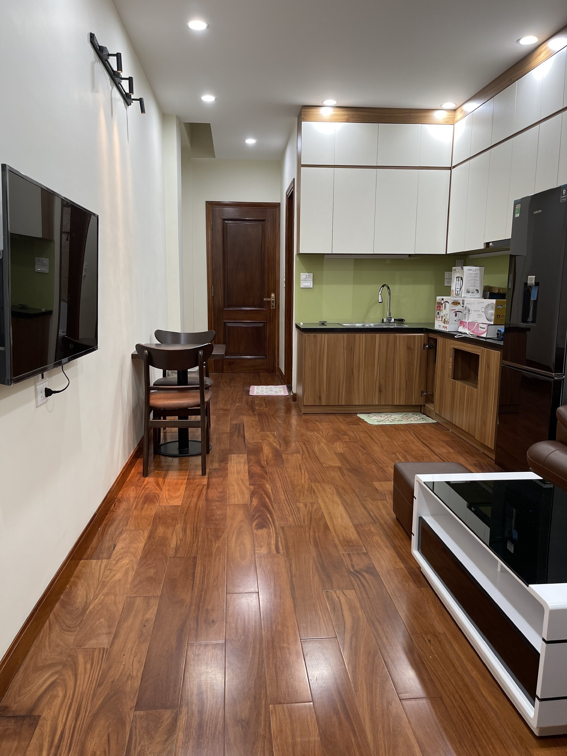 Cho thuê Căn hộ Apartment 1N,1K Full đồ, 2 thoáng tại Phố Vạn Phúc, Ba Đình. Chỉ 10tr 3