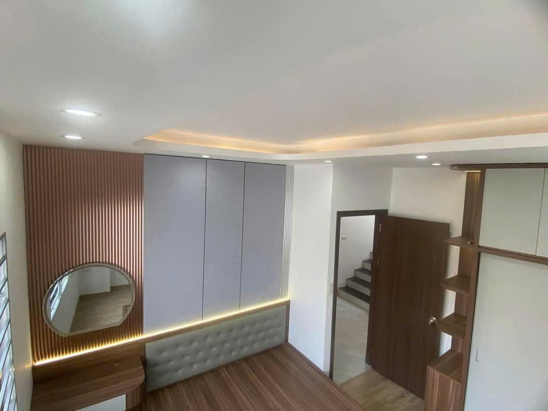 Bán nhà 42m2 cạnh trường Tiểu Học Lại Yên Hoài Đức. Nhà 4 tầng View hồ điều hòa thoáng mát 4