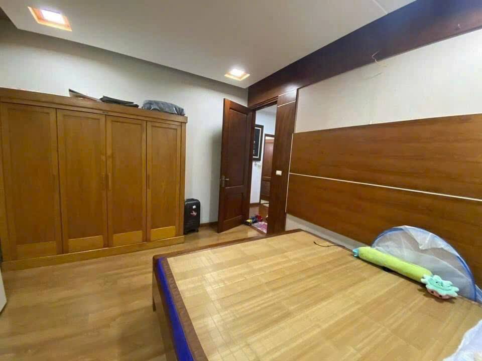 HÀNG SIÊU HIẾM - GARA 2 Ô TÔ - MẶT TIỀN ĐẸP - TRUNG TÂM THÁI HÀ 4
