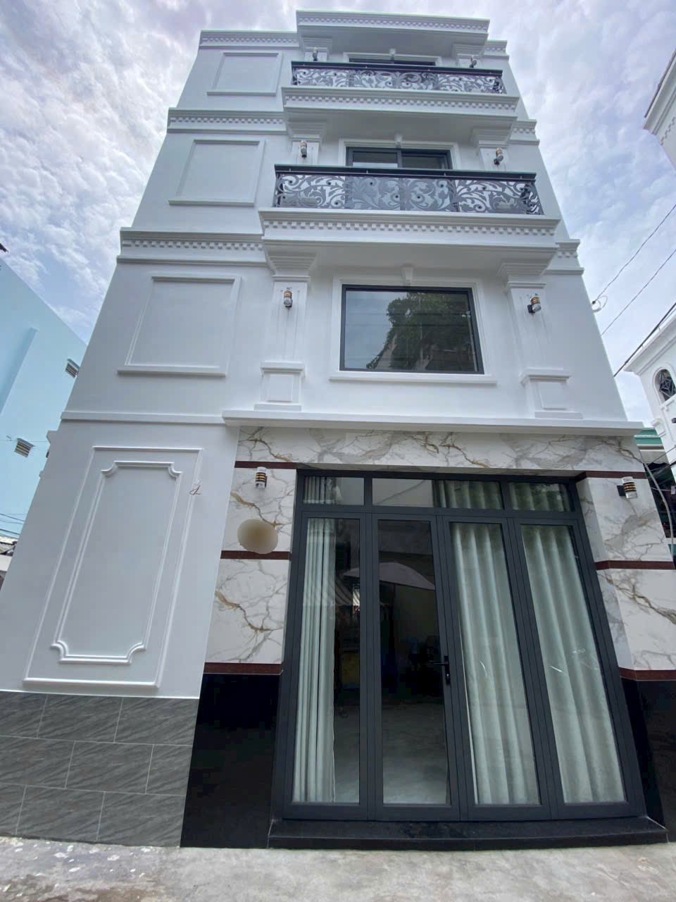 Xe hơi quay vòng, đường NGUYỄN VĂN ĐẬU, PHƯỜNG 6, Q, BÌNH THẠNH - 4 x 10m - 4.5 tầng - chỉ 7.5 tỷ