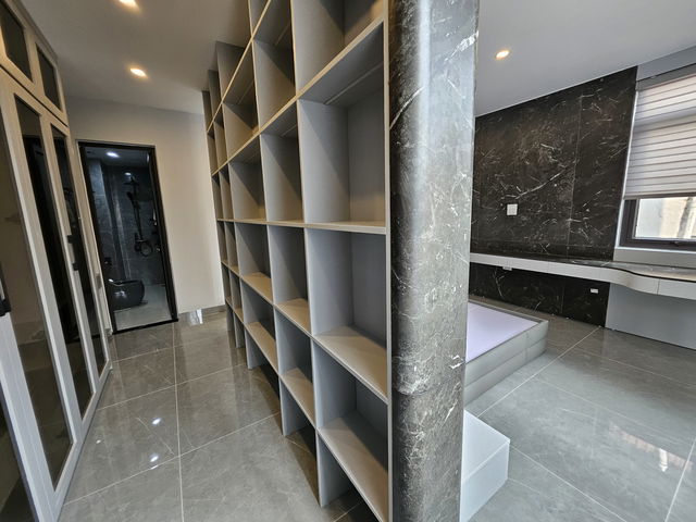 NHÀ MỚI Ô TÔ VÀO NHÀ KINH DOANH Phố Ngọc Lâm-Long Biên  39m2,X 6 tầng, MT 5m, 14 tỷ. 3