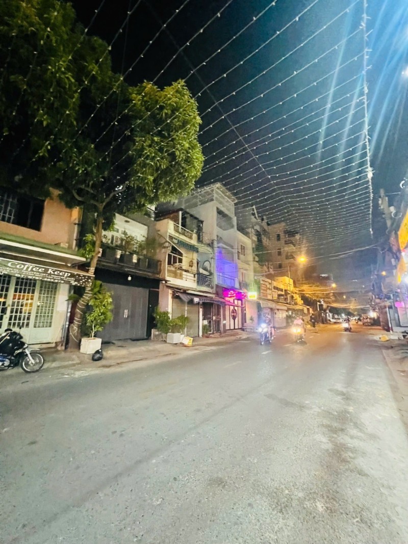 Bán Nhà 50m²  Đường Lê Sát, Quận Tân Phú, Hẻm xe hơi