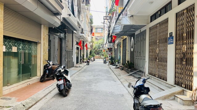 PHÂN LÔ - OTÔ TRÁNH - VỈA HÈ - THÔNG SỐ VÀNG TRONG LÀNG HOÀNG QUỐC VIỆT - 25 TỶ 3