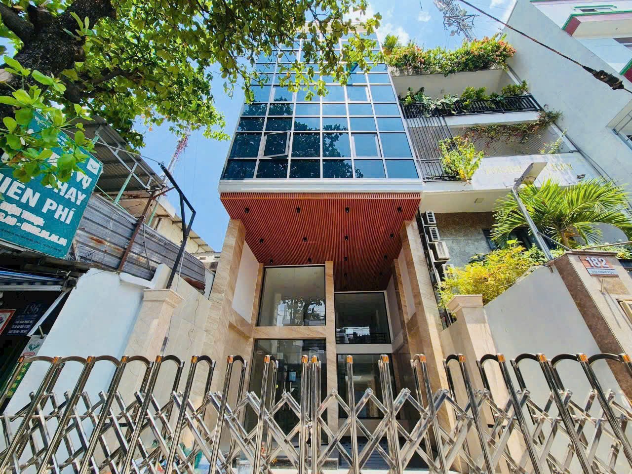 Duy nhất! Mặt tiền phường 12, Quận Bình Thạnh - (6 x 28m) - KC: 1 hầm 7 tầng (18 PN) - Giá bán 42 2