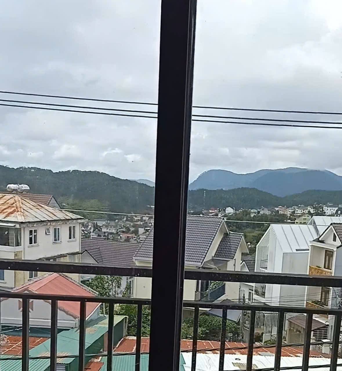 Bán Nhà 5 tầng SRXD - Mặt Tiền Đường Nguyễn Trung Trực - P4 - 2 làn xe ô tô 4