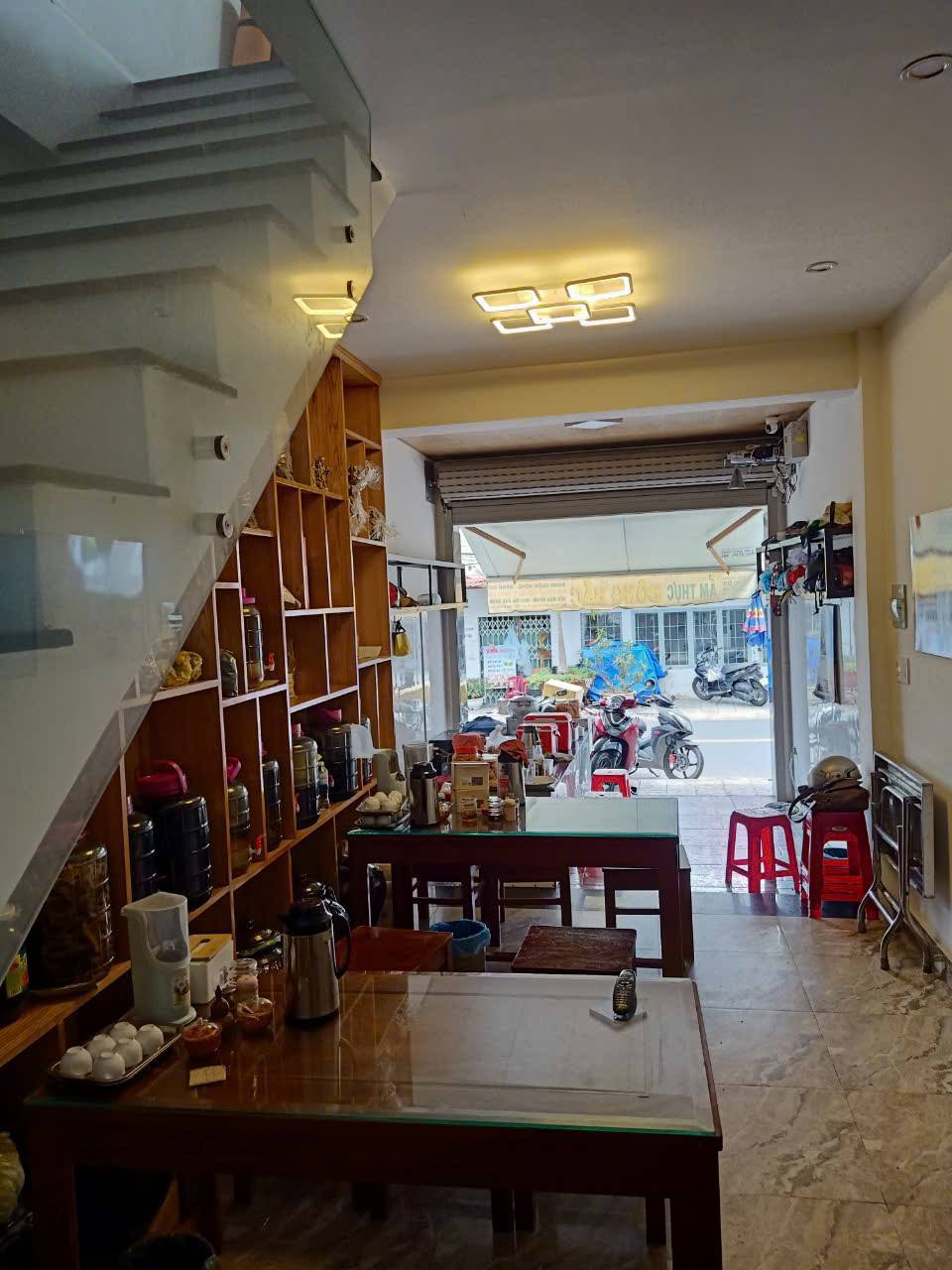 Bán Nhà 5 tầng SRXD - Mặt Tiền Đường Nguyễn Trung Trực - P4 - 2 làn xe ô tô 2
