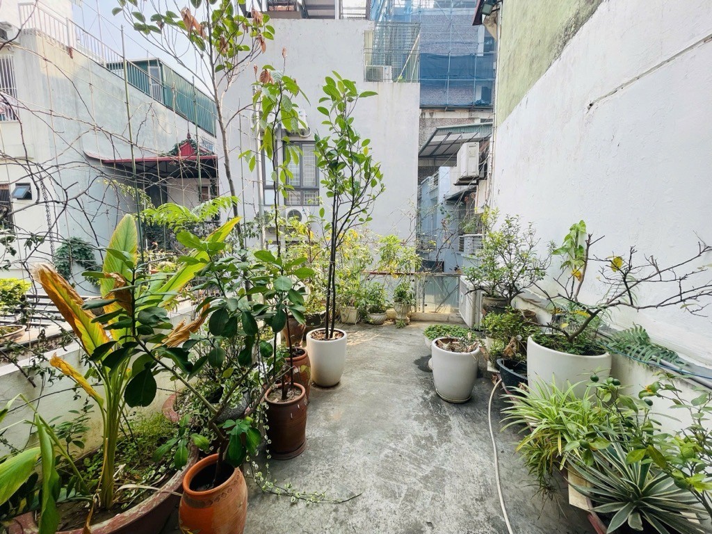 Bán nhà Đào Tấn, Ba Đình, ngõ thông, oto, DTSD 109m2, 5 tầng, Mt 6m, chỉ 22 tỷ 5