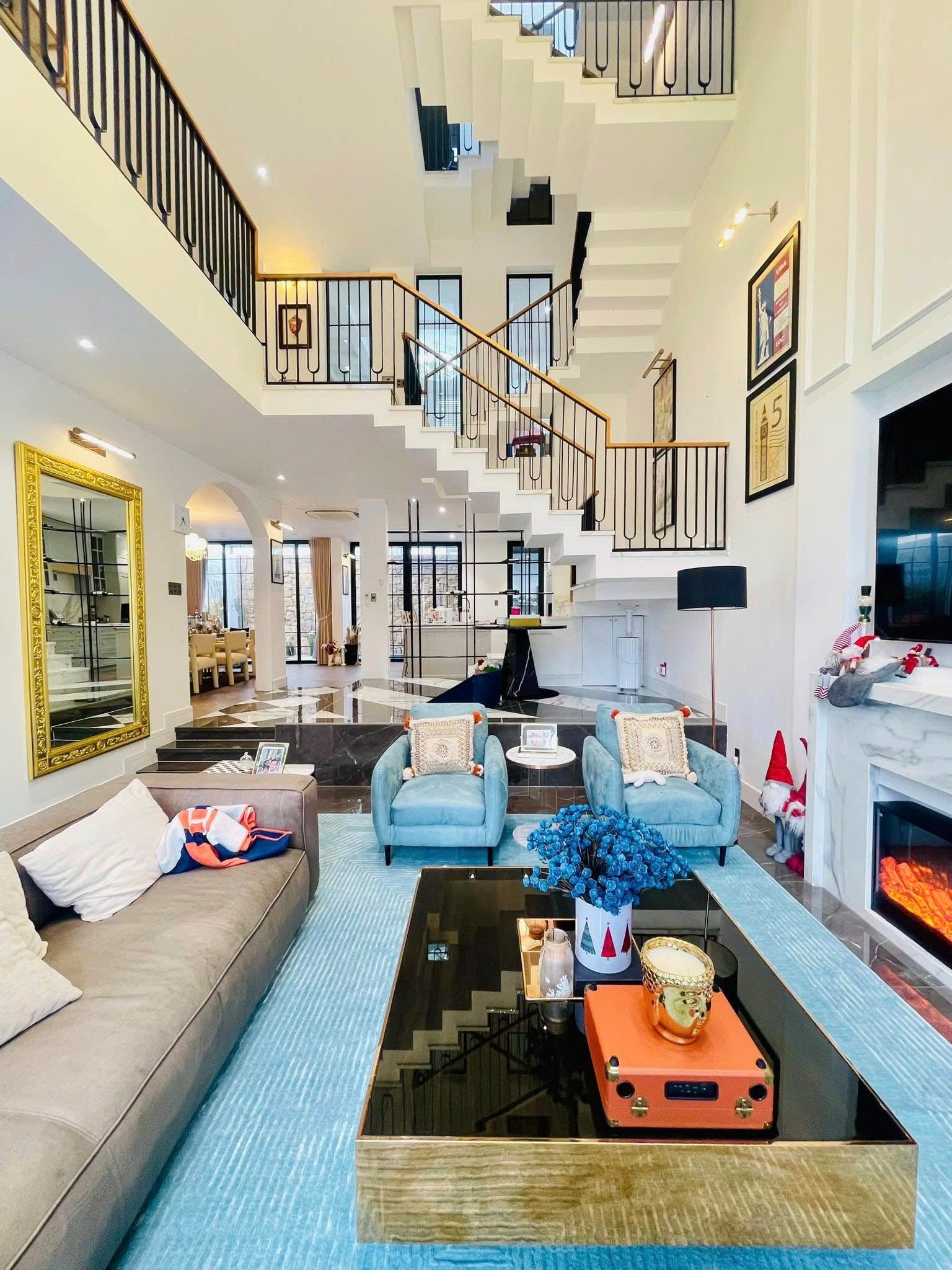 Cần bán Nhà mặt tiền Phường Phú Hữu, Quận 9, Diện tích 162m², Giá 20.5 Tỷ 7